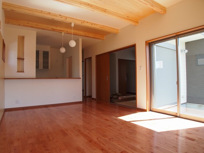 サン花ヶ島No9モデルハウス「樹と暮らす家」02