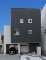 川原町モデル　「ガレージのある家」